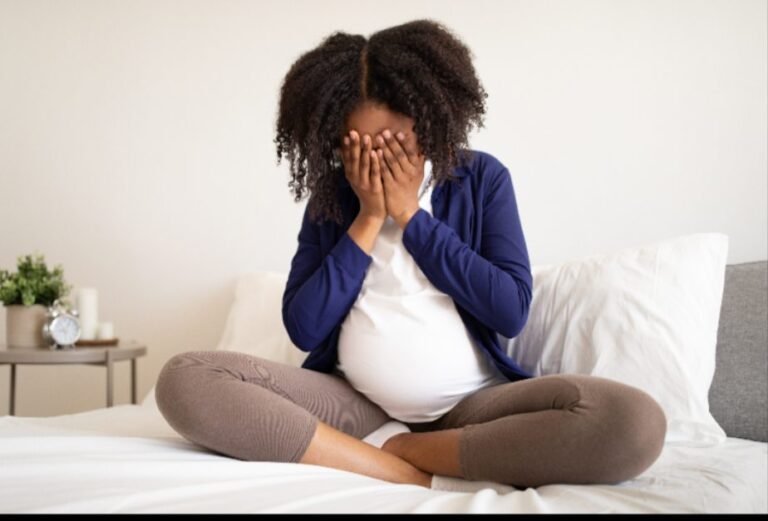 Struggling with Antenatal Anxiety? 4 Coping Strategies for Expectant Moms 1